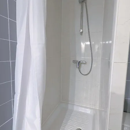 Proche Port Et Avec Wifi Et Climatisation Appartement