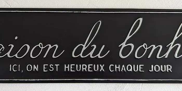 Proche Port Et Avec Wifi Et Climatisation