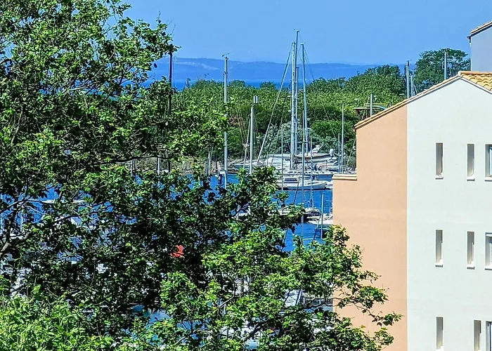 Proche Port Et Avec Wifi Et Climatisation Lejlighed Agde