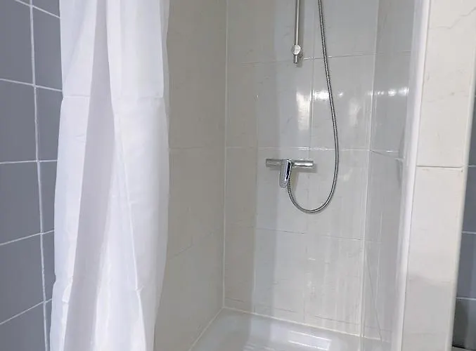 Proche Port Et Avec Wifi Et Climatisation Lejlighed