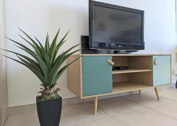 Proche Port Et Avec Wifi Et Climatisation Agde