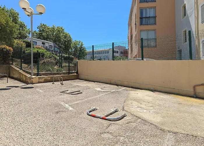 Proche Port Et Avec Wifi Et Climatisation Lejlighed Agde